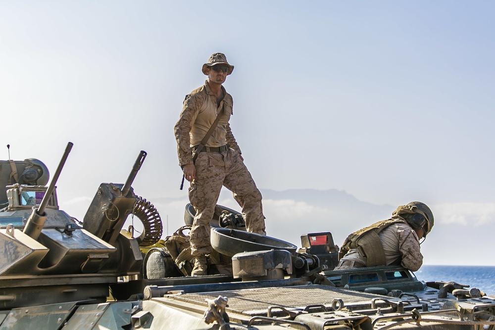 Fox Company conducts movement, shore-to-ship operations preparation
