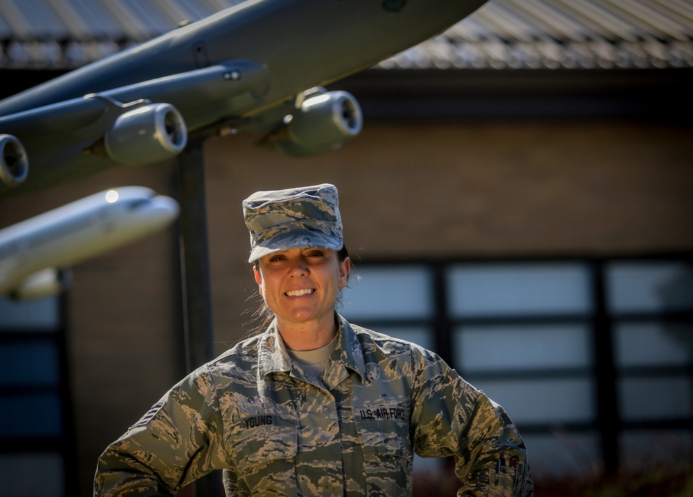 108th Wing Recruiter joins Century Club with 100th recruit