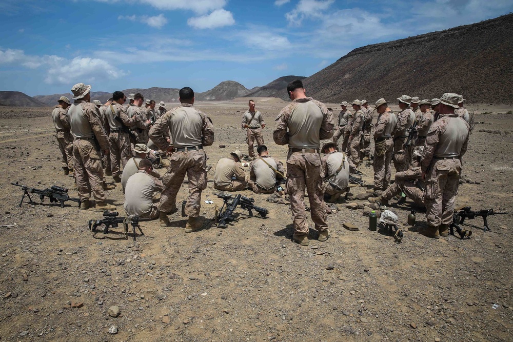 26th MEU enhances combat readiness during live fire range operations