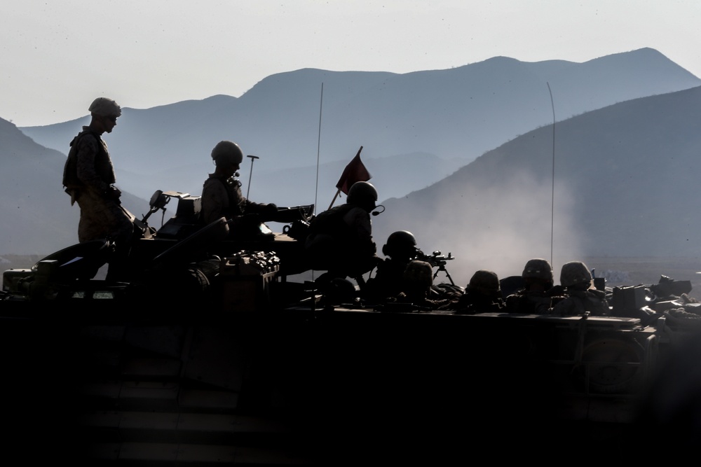26th MEU enhances combat readiness during live fire range operations