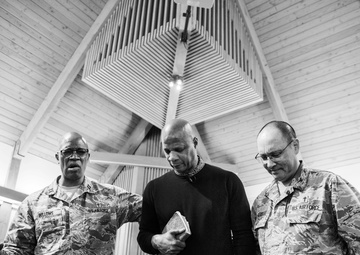 Darryl Strawberry shares his story, inspires Team Travis