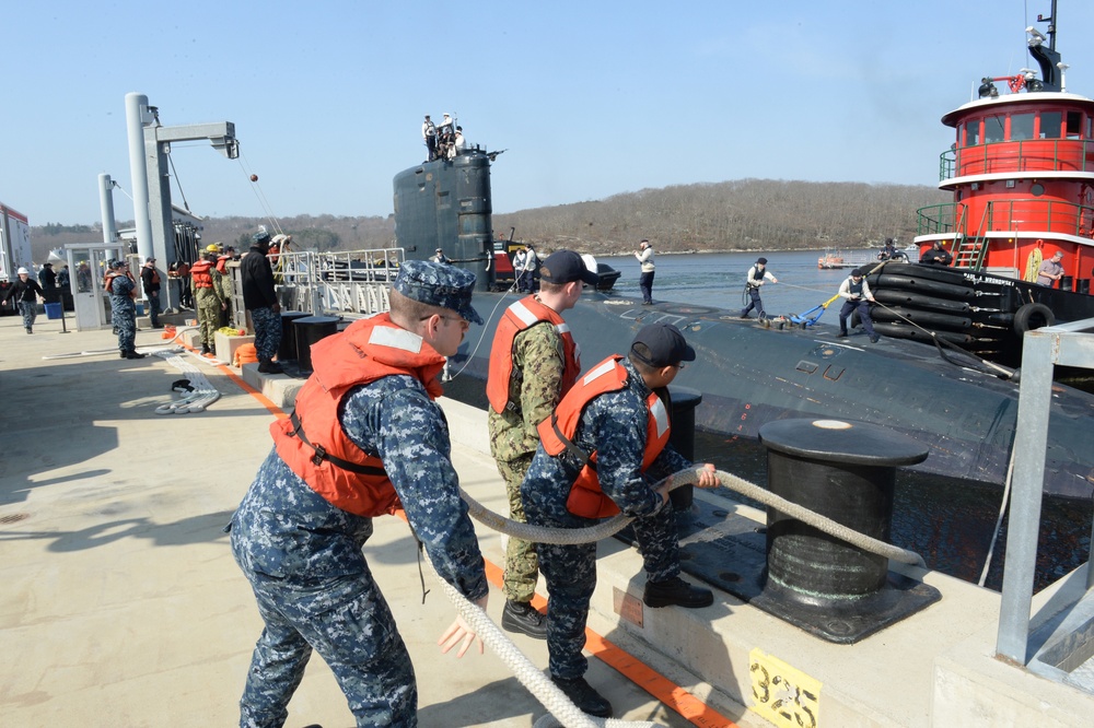 HMS Trenchant (S-91) Visit Naval Submarine Base, New London