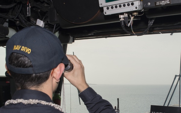 USS Bonhomme Richard (LHD 6) Departs White Beach For Final Time