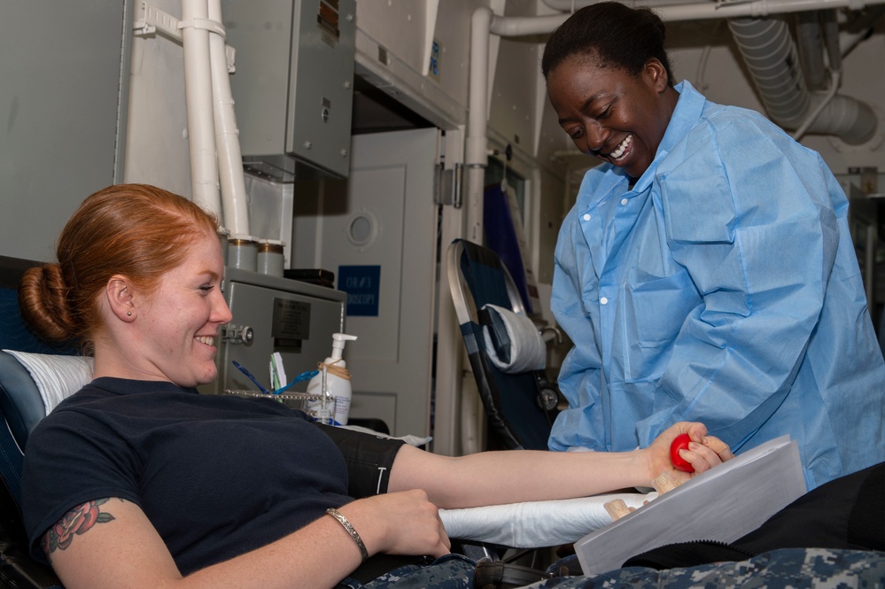USS Bonhomme Richard Sailors Donate Blood