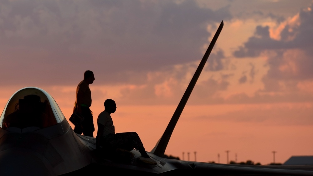 1st FW keeps Airmen, F-22s covered