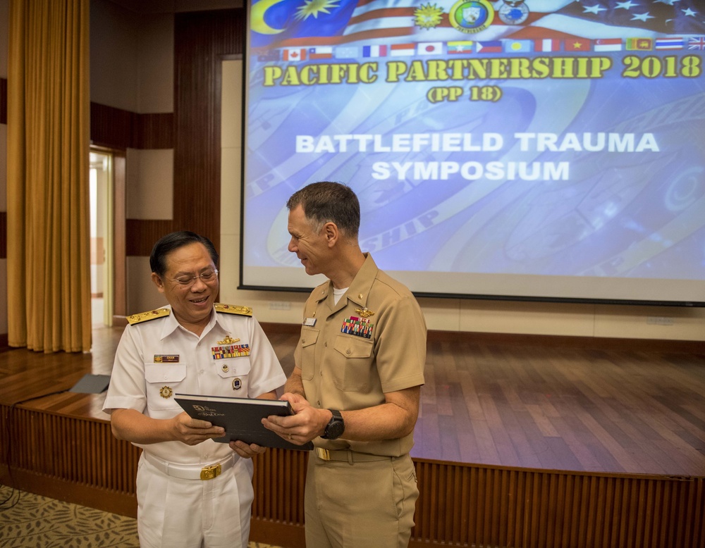 USNS Mercy Service Members Attend Battlefield Trauma Symposium in Malaysia for PP18