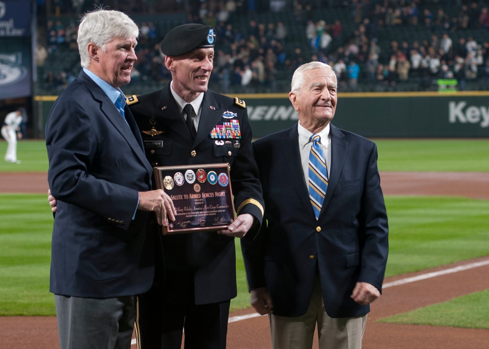 Mariners Host Salute to Armed Forces Night