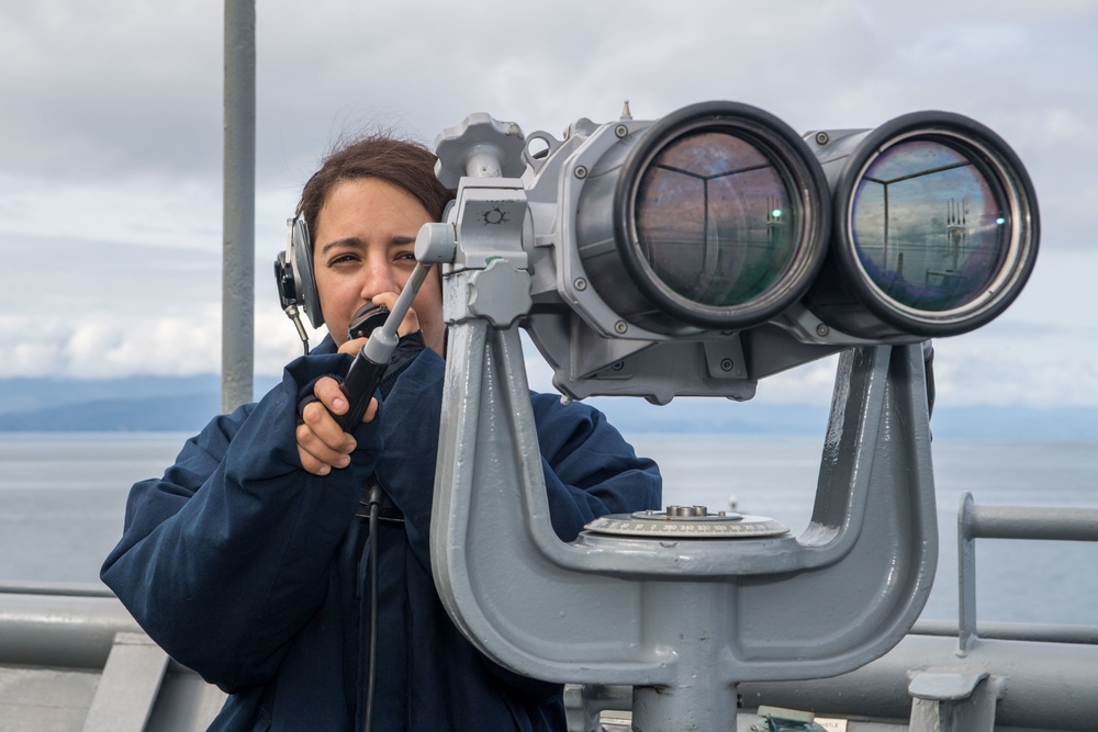 USS Pearl Harbor Departs Victoria, British Colombia
