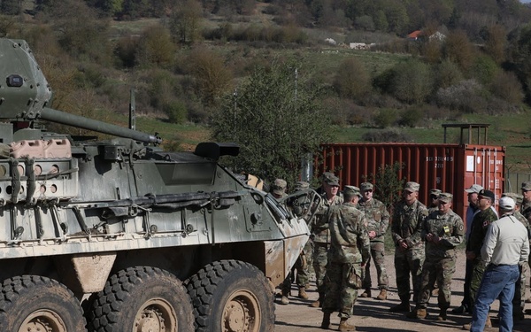 30mm Stryker ICV-D maneuvers