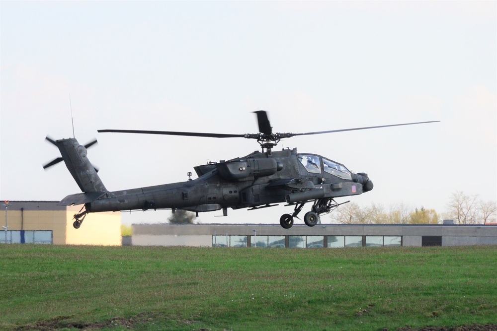Apache Helicopter Traffic Pattern Training Flight