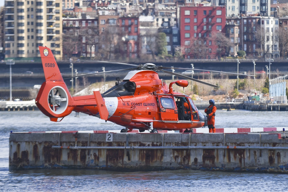 Coast Guard Air Station Atlantic City takes off from Manhattan
