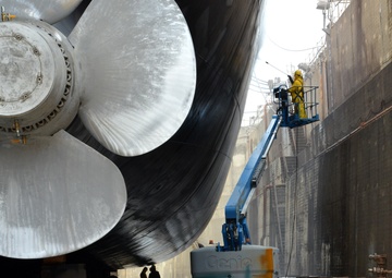Coast Guard Cutter Polar Star hosts Bay Area media while in dry dock