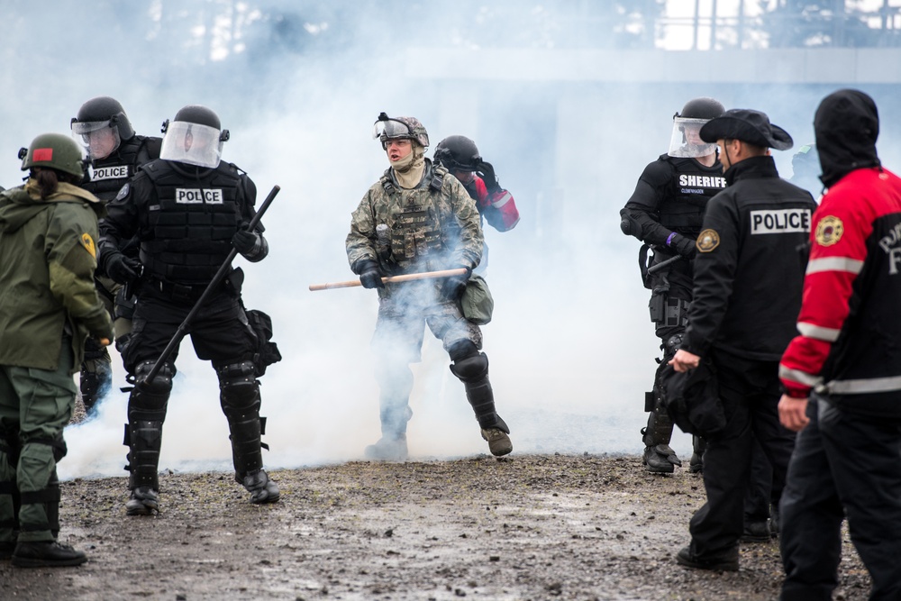 Oregon Guardsman Train with Civil Law Enforcement on Riot Response Techniques