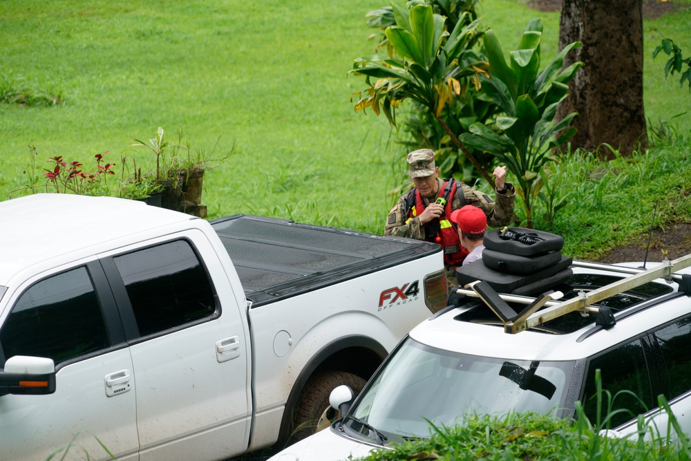 Hawaii Army National Guard Kauai North Shore flood recovery efforts