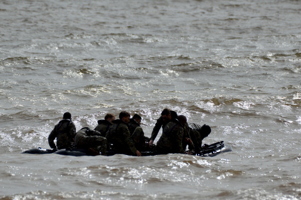 25th ID Soldiers conduct waterborne ops for Mungadai