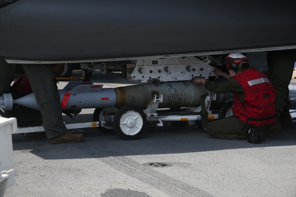 31st MEU load ordnance on F-35Bh during CERTEX