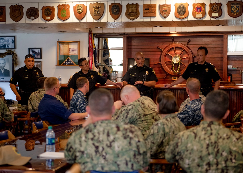 Hawaii Military Leaders and local law enforcement &quot;talk story&quot;