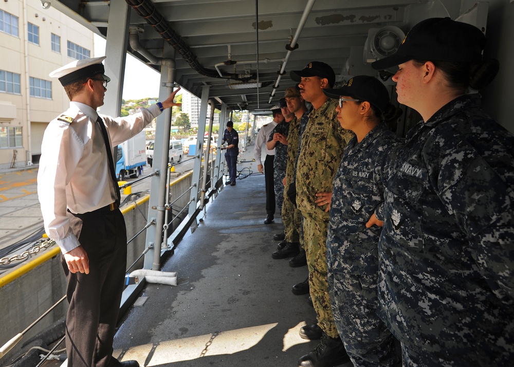 U.S. Navy welcomes British Royal Navy HMS Sutherland as she arrives in Yokosuka, Japan.