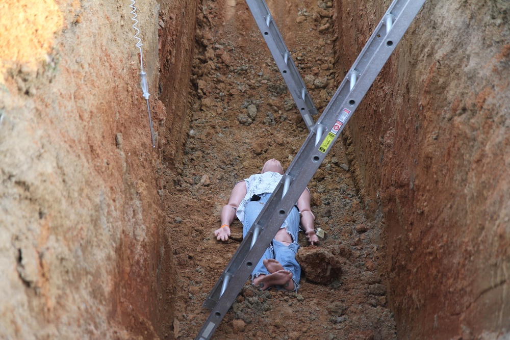 U.S. Army Reserve Engineers in action at trench rescue