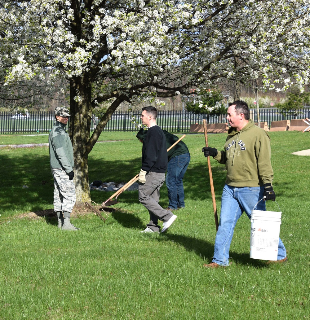 166th Airlift Wing Earth Day Clean Up