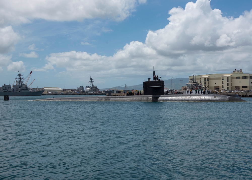 USS Bremerton Departs Pearl Harbor for Final Time
