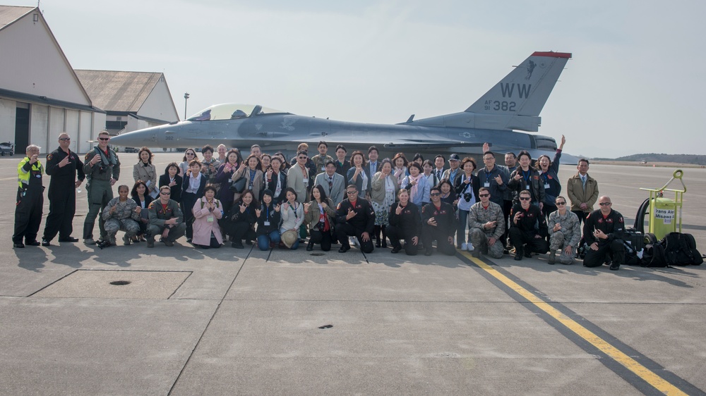 Friendship Tour visits PACAF F-16 Demo Team
