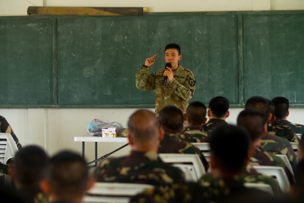 Balikatan 2018: U.S. Army Sgt. John Angeles Teaches CLS Class