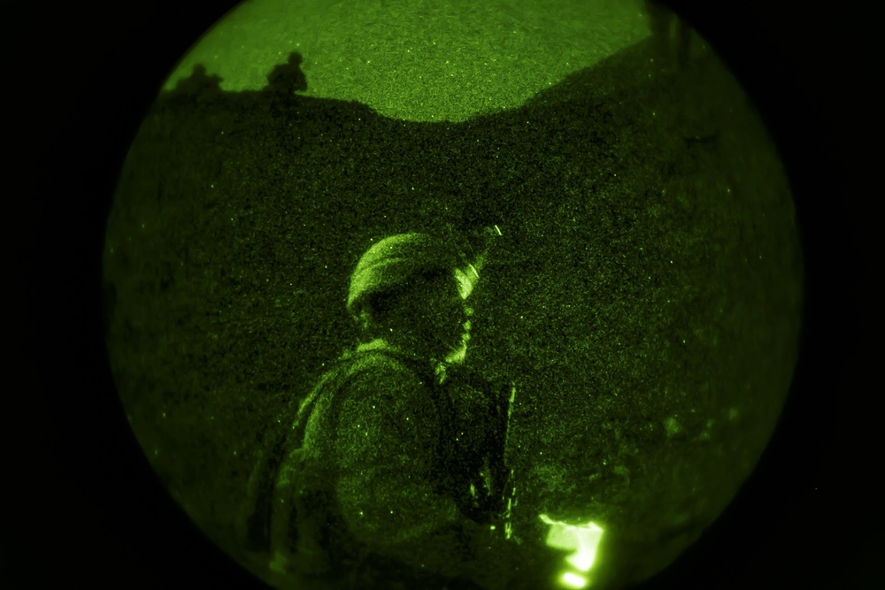 Fox Company conducts night live-fire training in Jordan