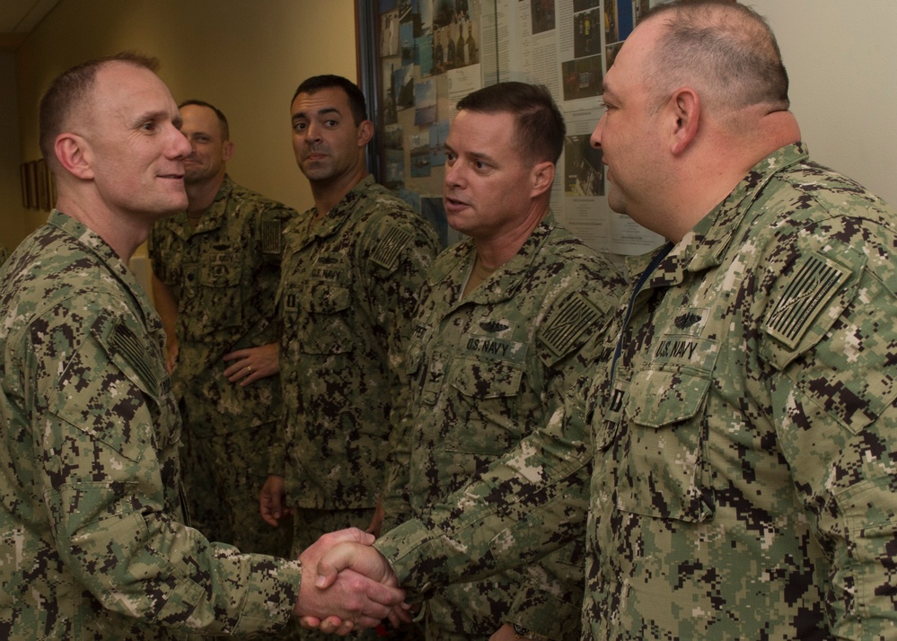 DVIDS - Images - MCPON Visits SUBRON 15 [Image 4 of 4]