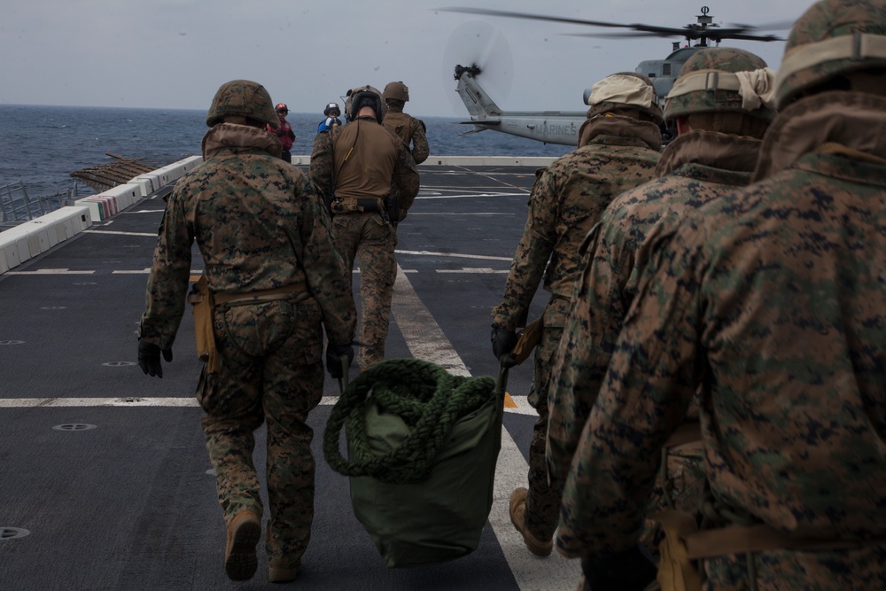 31st MEU Marines refine fast rope techniques while underway aboard Green Bay