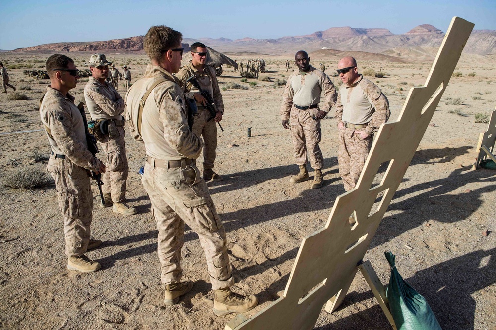 26th MEU Commanding Officer Visits BLT 2/6 in Al Quara