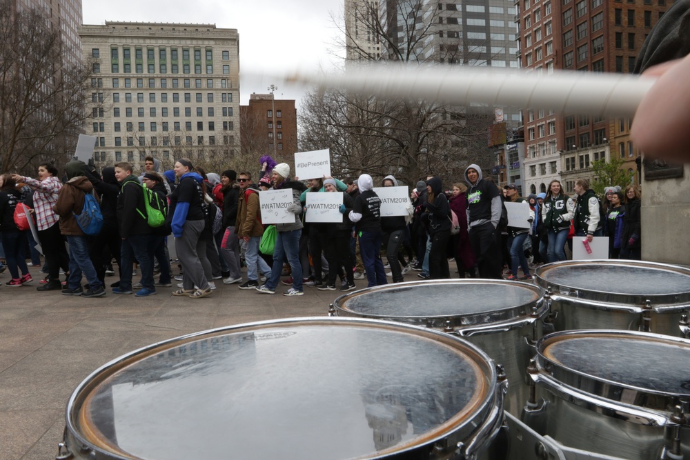 ONG Counterdrug Task Force marches with Ohio youth to celebrate drug-free lifestyle