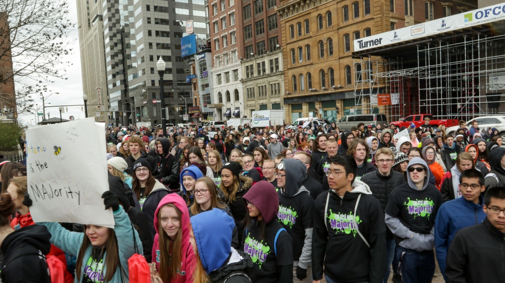ONG Counterdrug Task Force marches with Ohio youth to celebrate drug-free lifestyle