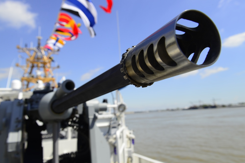 Coast Guard Cutter Benjamin Dailey holds tours during New Orleans Navy Week event