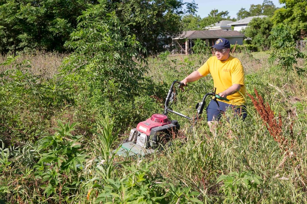 USS Kearsarge Sailors Conduct Community Relations During New Orleans Navy Week