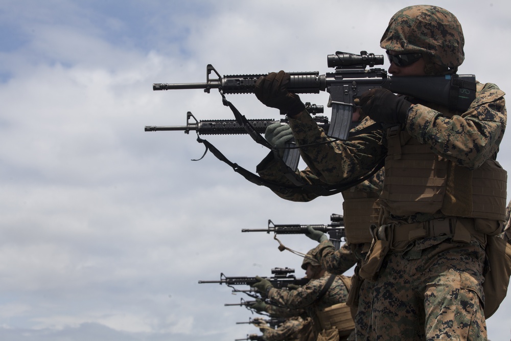 31st MEU Marines conduct a deck shoot while underway