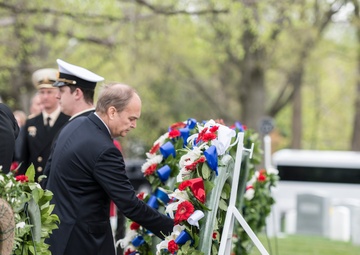 Wreath-Laying Ceremony at the Spirit of the Elbe Marker