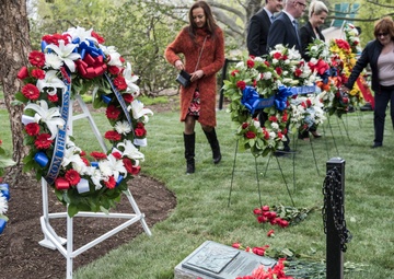 Wreath-Laying Ceremony at the Spirit of the Elbe Marker