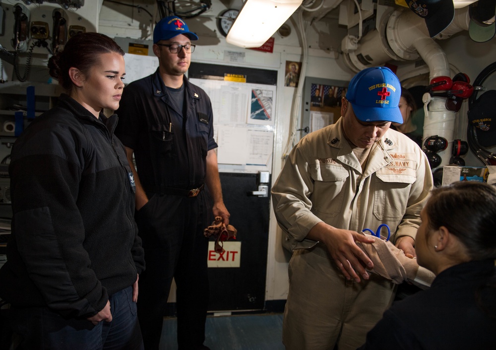 USS Pearl Harbor Conducts Medical Training Drill