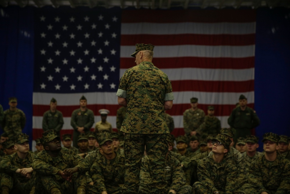 Lt Gen. McMillan Visits the Marines of USS Kearsarge