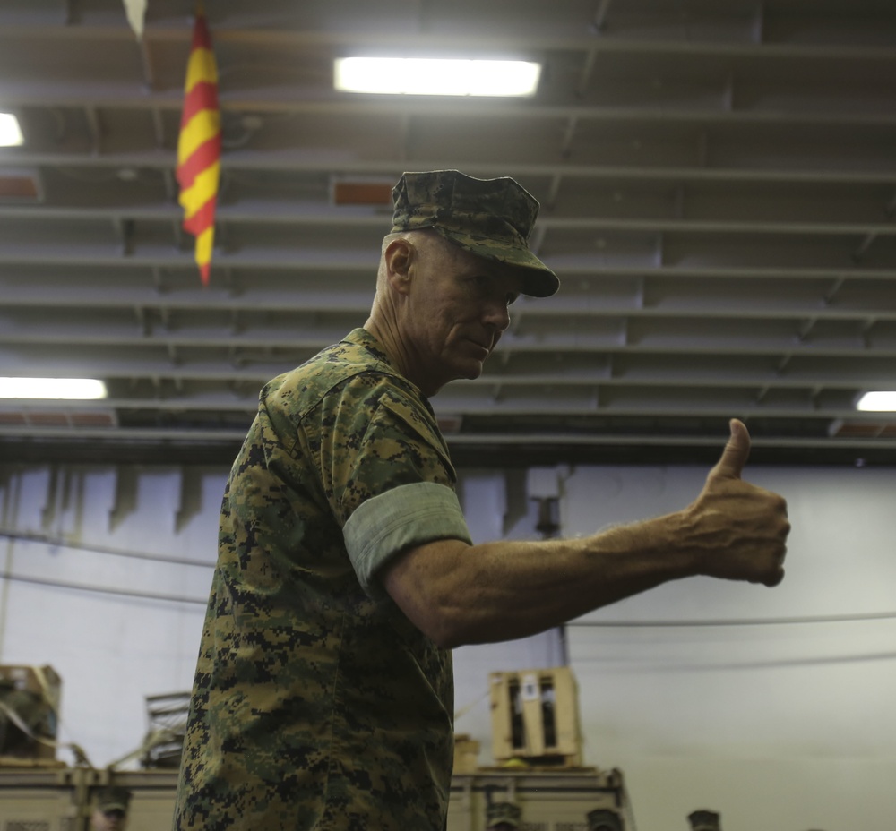 Lt Gen. McMillian Visits the Marines of USS Kearsarge