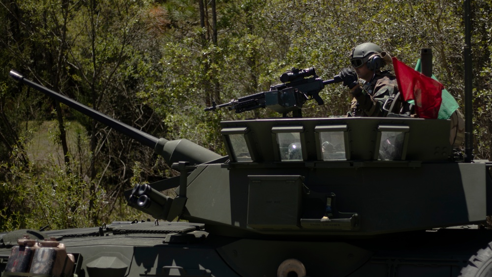 Moving forward: Marines engage targets, complete qualifications