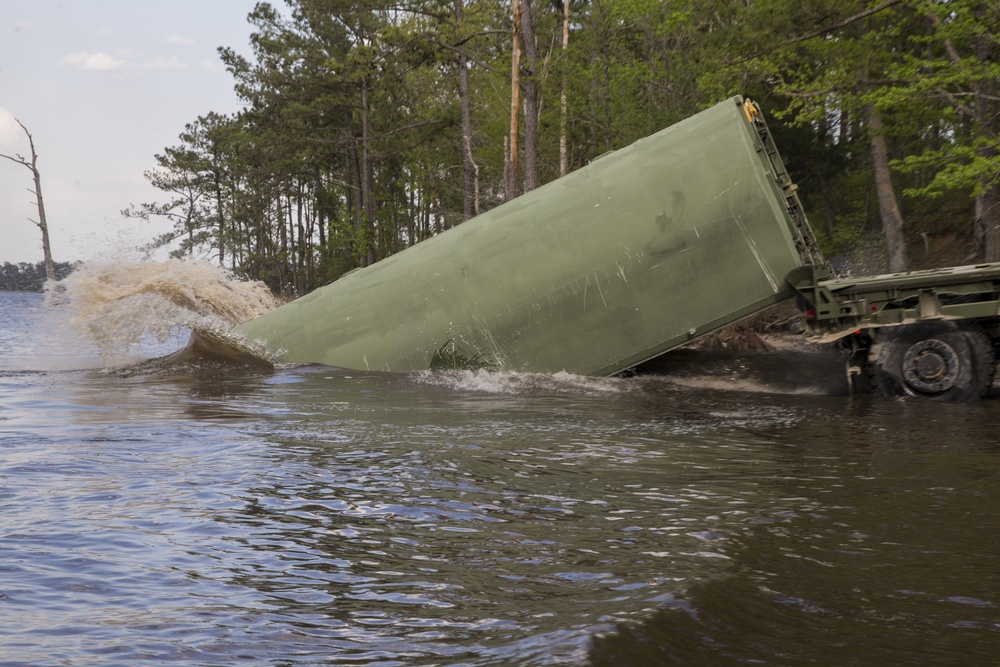 8th ESB conducts bridge building operations