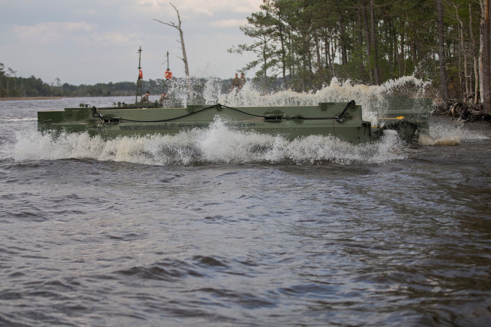 8th ESB conducts bridge building operations