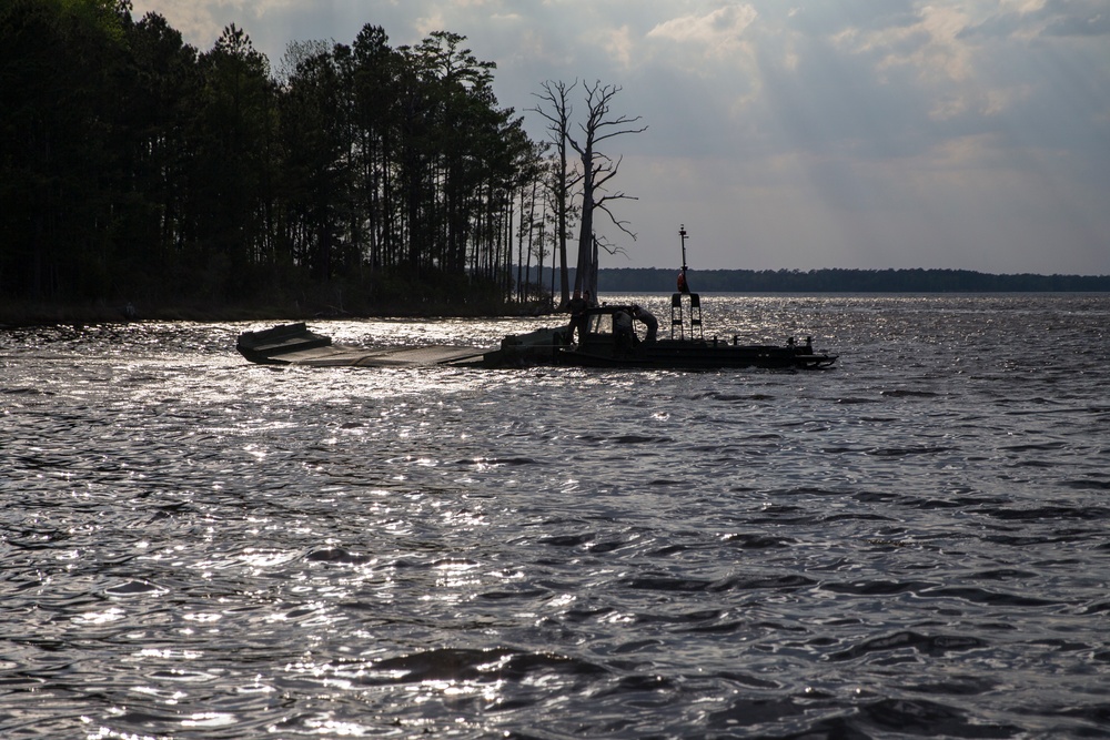 8th ESB conducts bridge building operations