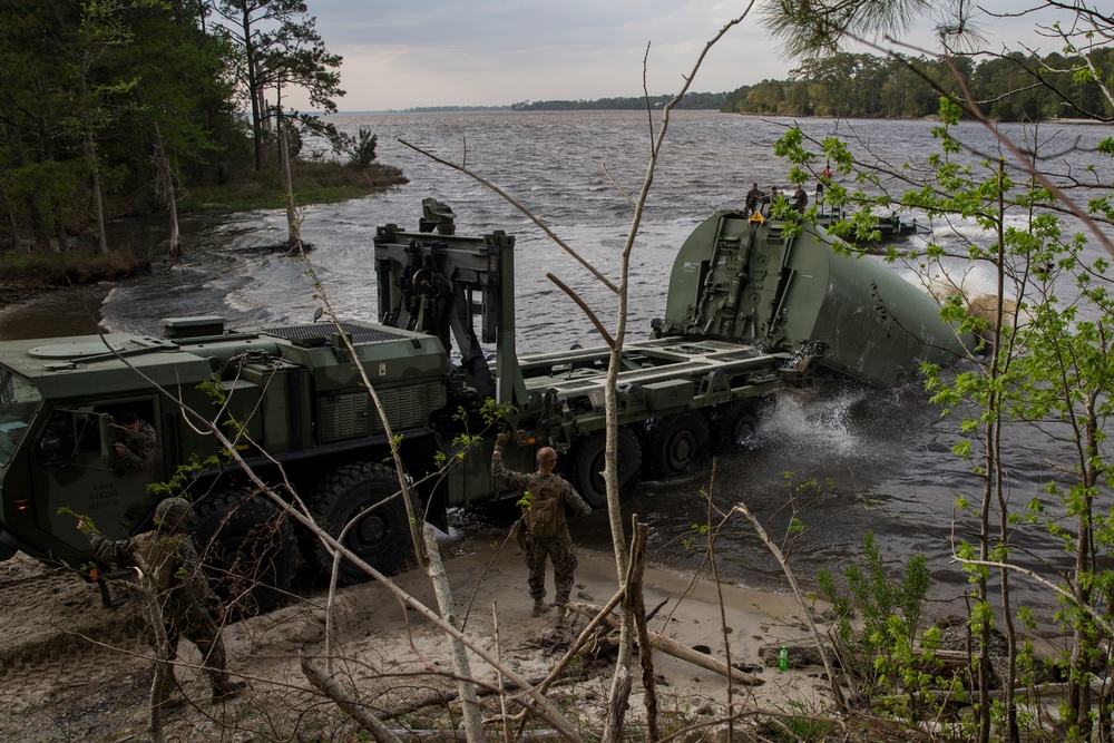 8th ESB conducts bridge building operations