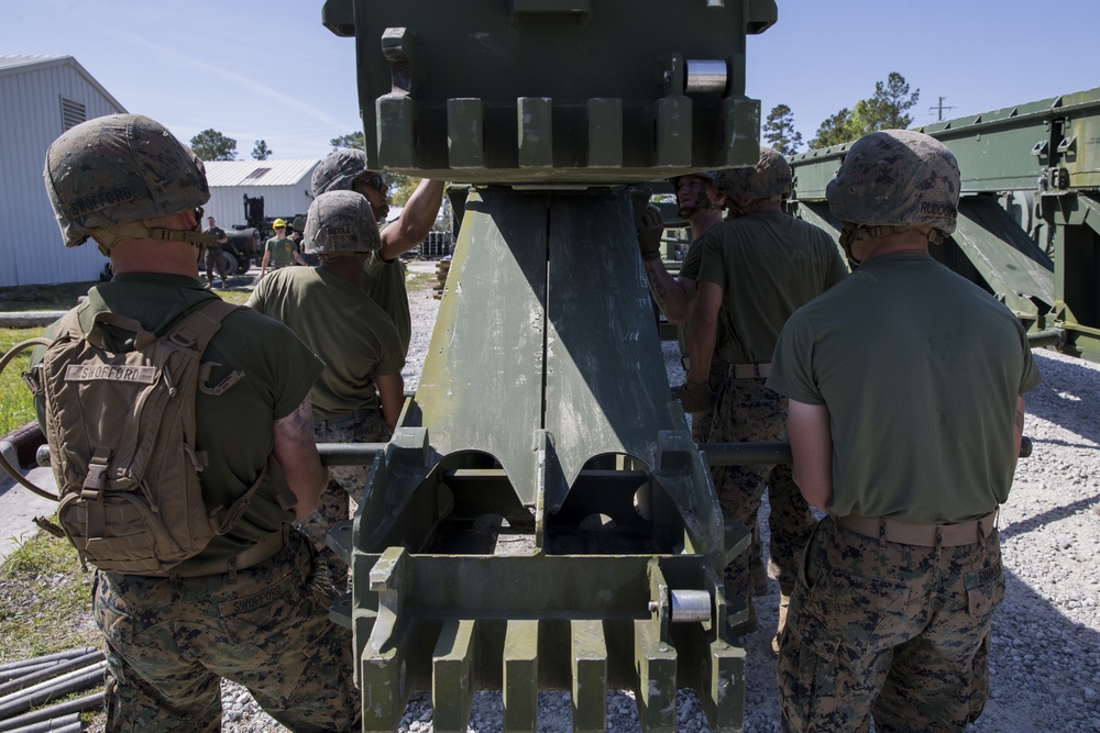 8th ESB conducts bridge building operations