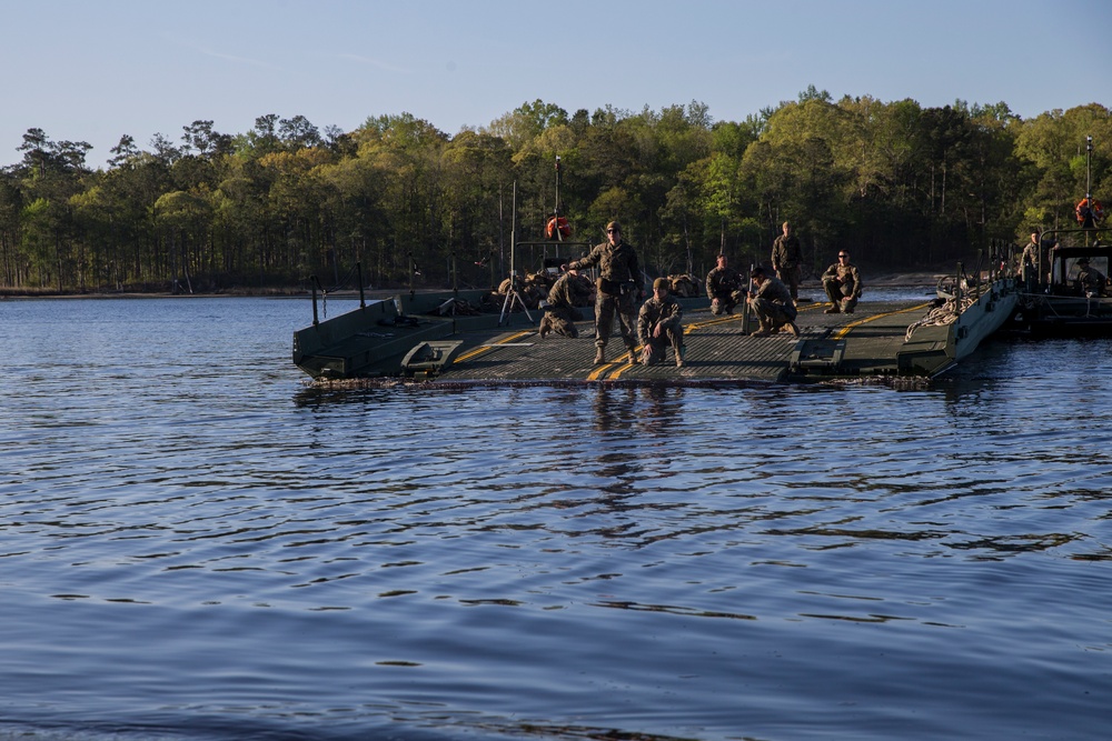 8th ESB conducts bridge building operations