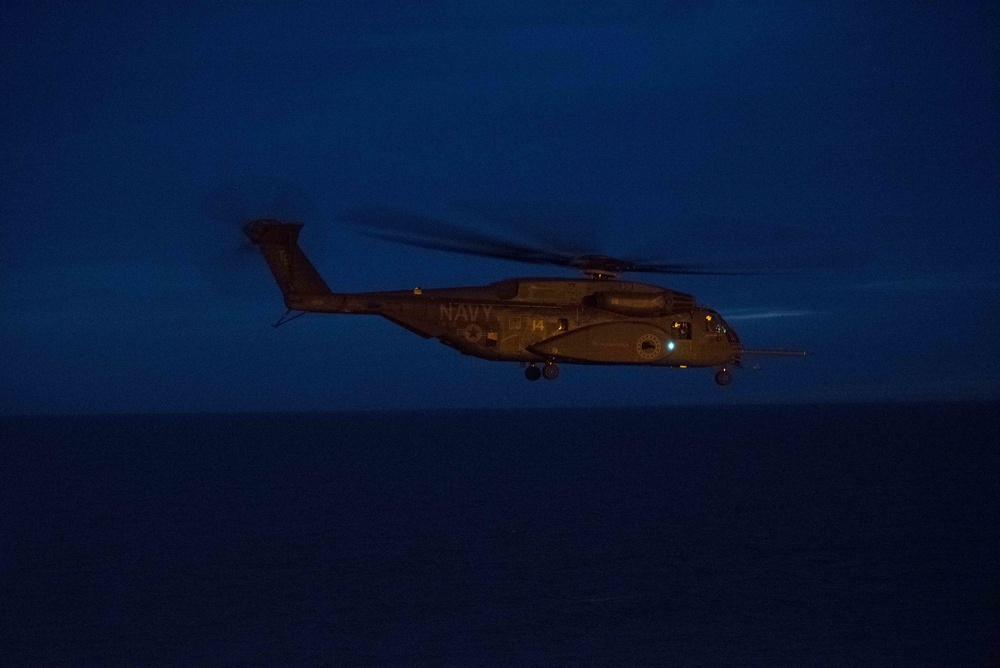 MH-53E Sea Dragon Lands on GHWB