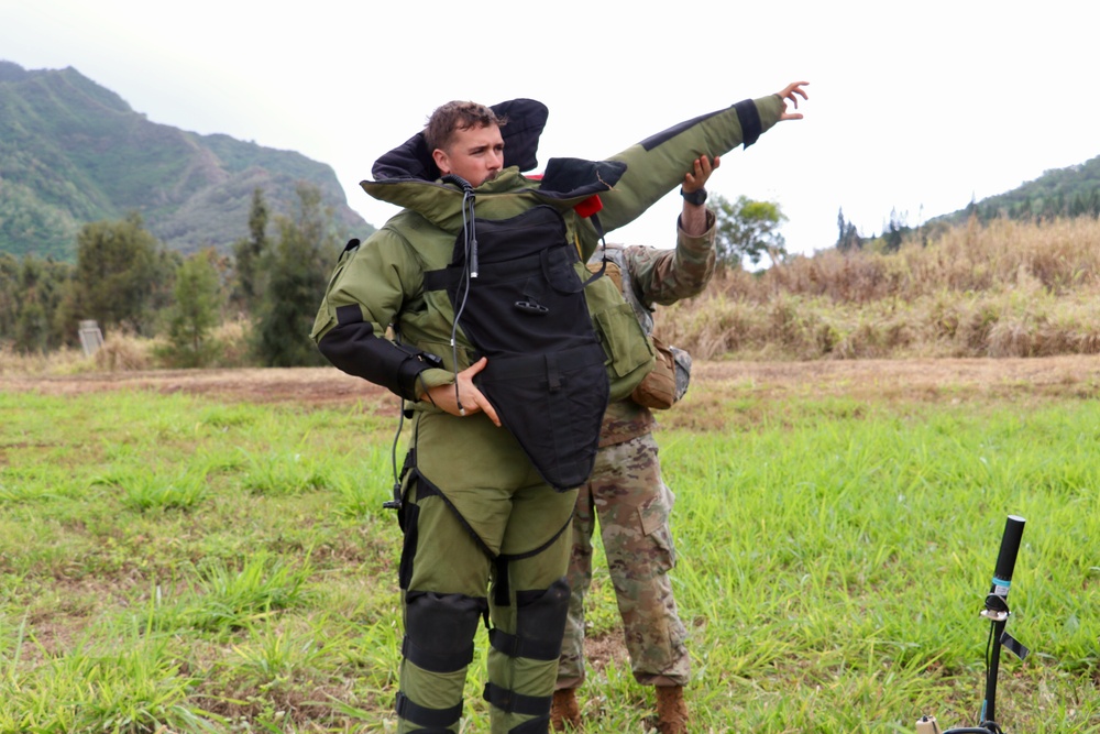 EOD Teams Vie for Best in the Pacific